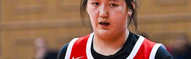 女篮热身赛大胜！2米26张子宇砍11+9，王思雨亮相